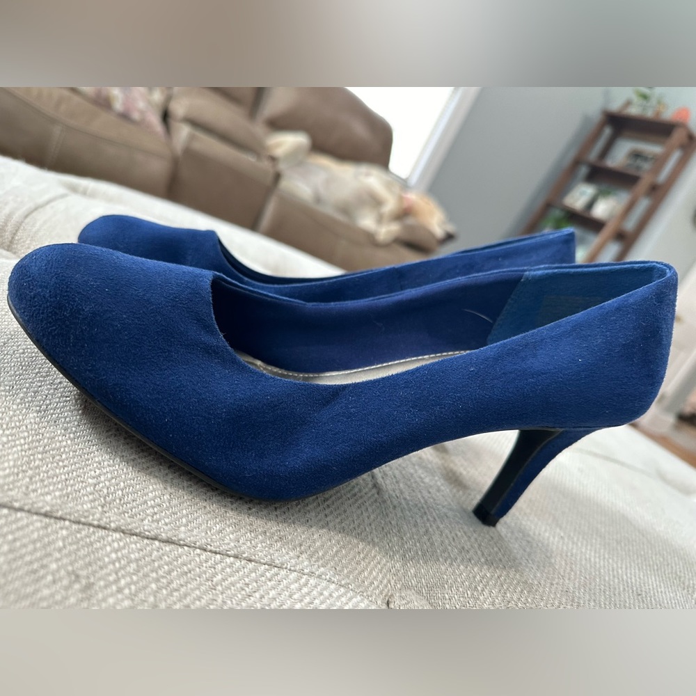 Blue suede heels, size 10W